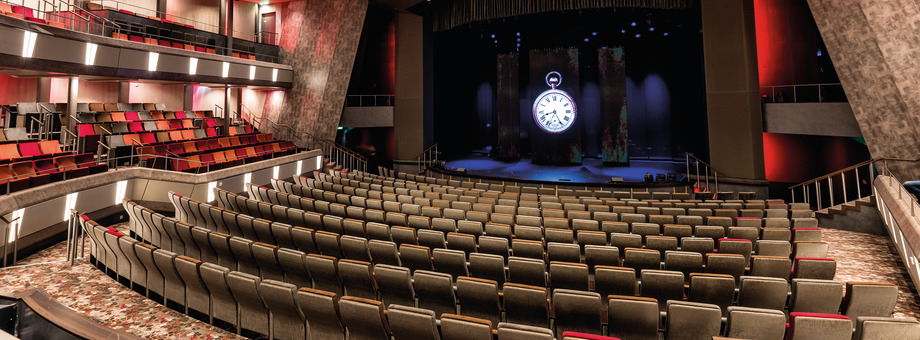 TUI Cruises Mein Schiff 5 Interior Theatre.jpg